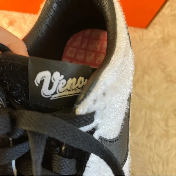 Rare Nike panda fur shoes - Picture 3 of 13